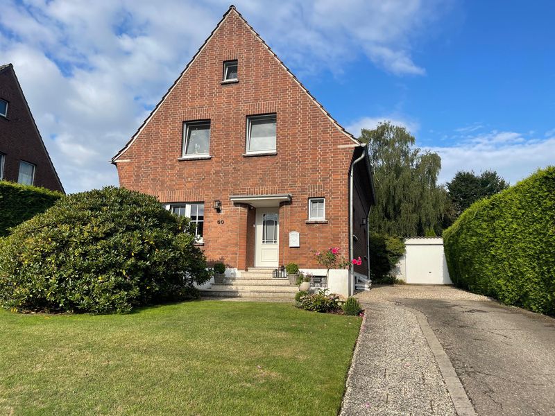 Kernsaniertes, freistehendes Einfamilienhaus mit Möglichkeit auf zusätzliches Baugrundstück 
